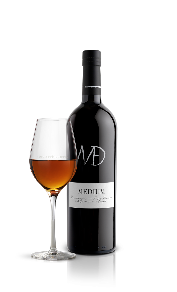 Medium-botella-vinos-de-jerez-sherry-wine.png