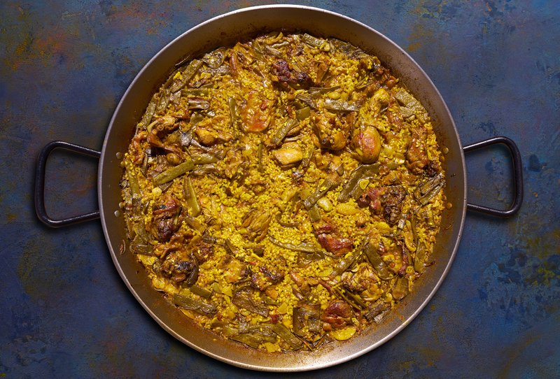 paella-de-carne-vinos-de-jerez.jpg