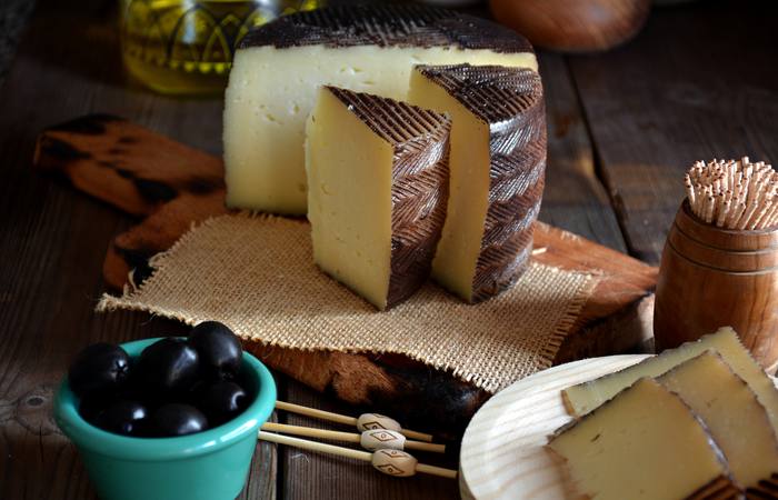 queso-curado-manchego-vinos-de-jerez.jpg